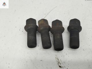 болт колесный Volkswagen Bora 1 поколение 2001, 2.0 л., бензин, МКПП, чёрный, седан, 8D0601139D