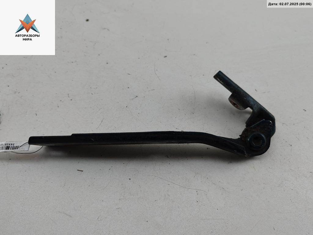 петля капота левая Audi A6 4A/C4 1997, зелёный, универсал, 4A0823301F - фото №1