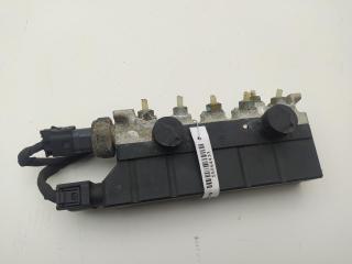 блок клапанов пневмоподвески Mercedes-Benz S-Class W220 2002, 3.7 л., бензин, АКПП, чёрный, седан, 2203200258