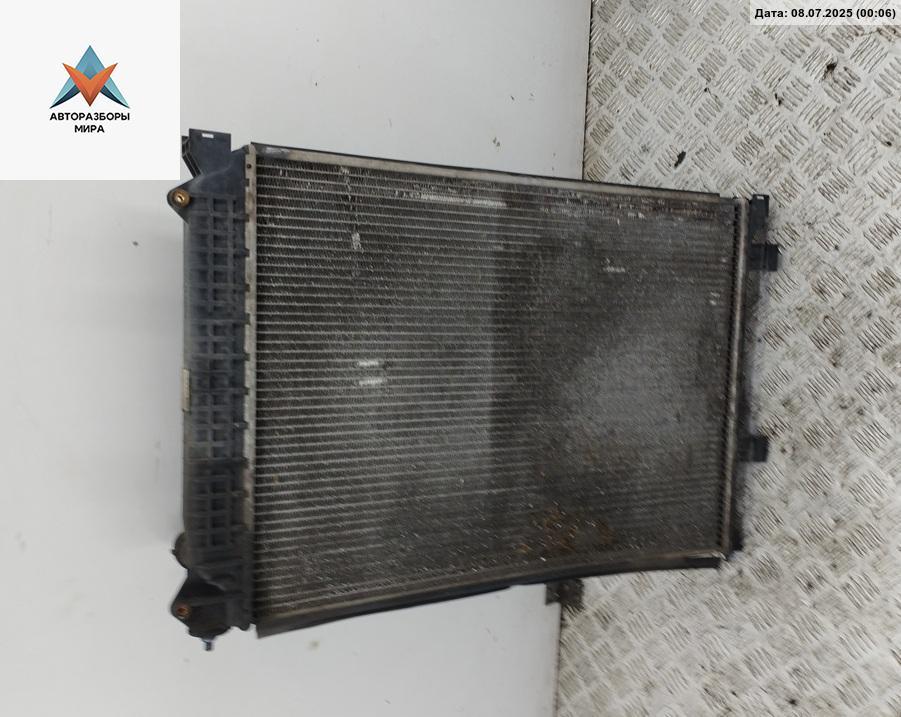 радиатор охлаждения Audi A6 4B/C5 1999, 2.5 л., дизель, МКПП, серый, седан, 4B0121251 - фото №1