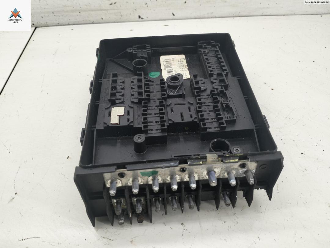 Блок управления аккумулятором Volkswagen Jetta 5 поколение 2007, 2.0 л., дизель, МКПП, серый, седан, 1K0937125A - фото №1