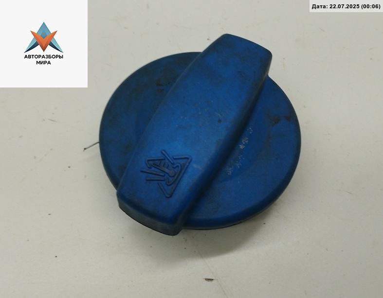 пробка расширительного бачка Audi A4 B6 2002, 2.5 л., дизель, АКПП, серый, универсал, 8E0121321 - фото №1