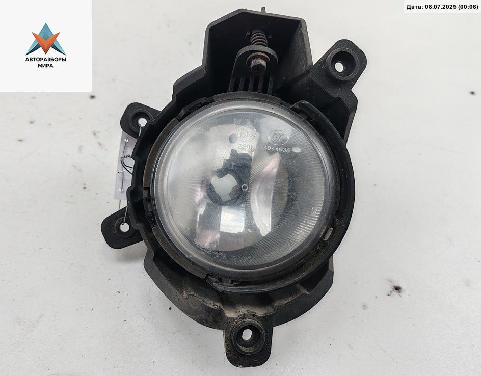 фара противотуманная правая Kia Carens 3 поколение 2006, 2.0 л., дизель, МКПП, серый, минивэн, 92202-1D0 - фото №1