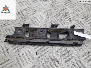 кронштейн переднего бампера Volkswagen Passat B6 2008, 1.8 л., бензин, МКПП, чёрный, универсал, 3C0807184