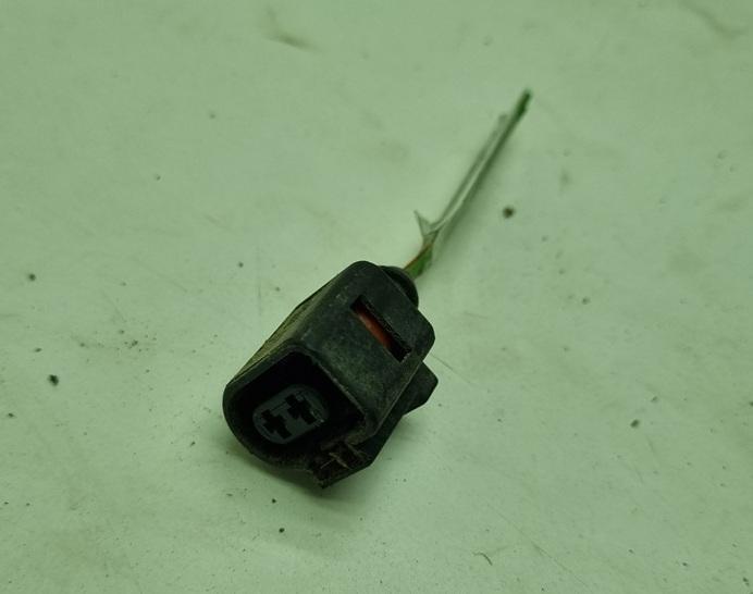 разъем (фишка) проводки Volkswagen Caddy 2009, 1.4 л., бензин, МКПП, красный, фургон, 1J0973722