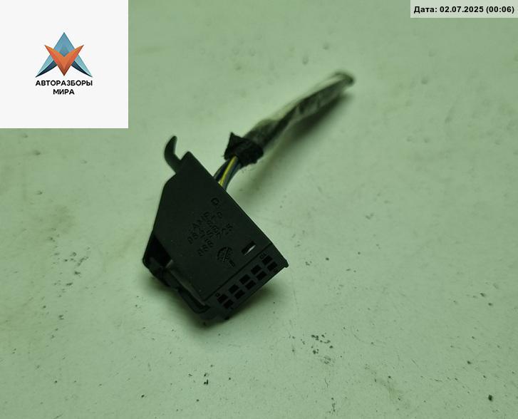 разъем (фишка) проводки Volkswagen Bora 1 поколение 1999, 2.0 л., бензин, МКПП, чёрный, универсал, 8L0972980 - фото №1