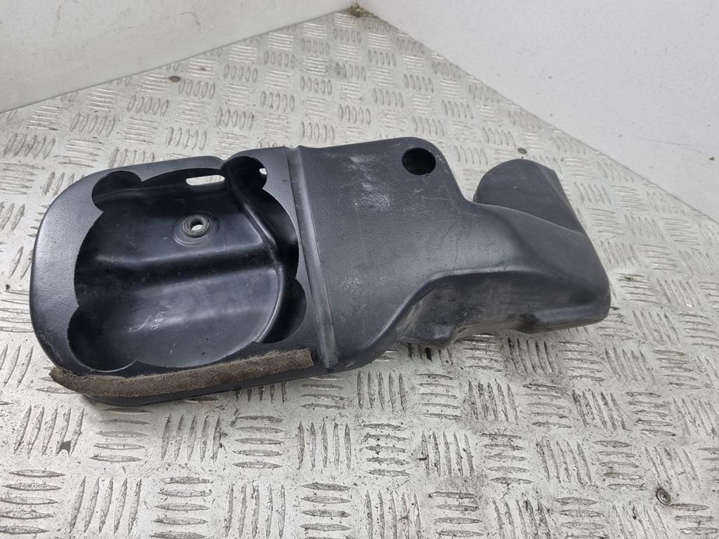 воздуховод Volkswagen Passat B3 1992, 1.8 л., бензин, МКПП, зелёный, седан, 357805961E