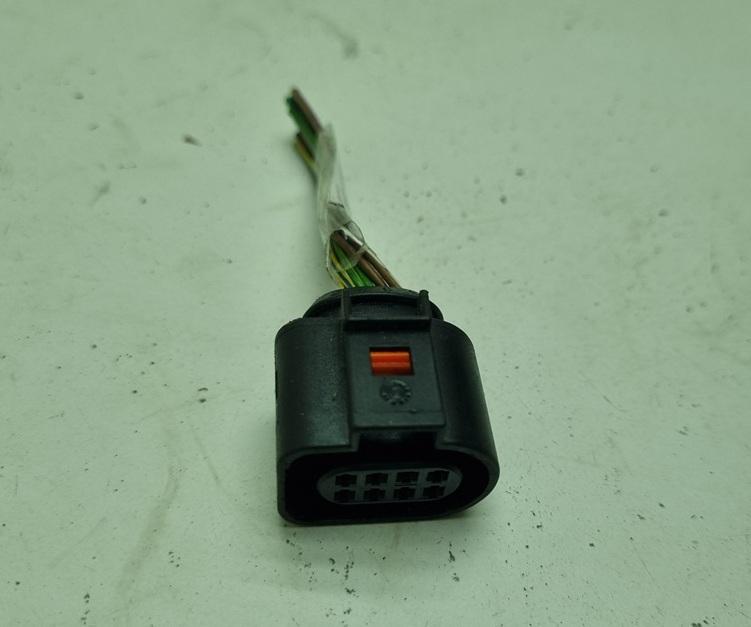 разъем (фишка) проводки Volkswagen Bora 1999, 2.0 л., бензин, МКПП, чёрный, универсал, 1J0973714