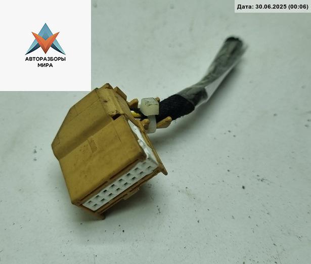 разъем (фишка) проводки Volkswagen Bora 1 поколение 1999, 2.0 л., бензин, МКПП, чёрный, универсал, 443971883A - фото №1