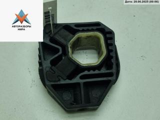 кронштейн радиатора Volkswagen Touran 1 поколение 2005, 1.9 л., дизель, МКПП, синий, минивэн, 1K0121367D