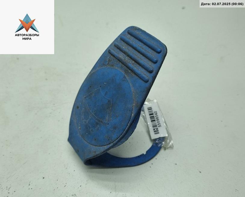 крышка бачка омывателя Volkswagen Polo 4 поколение 2002, 1.2 л., бензин, МКПП, чёрный, хетчбэк 3 дв., 8D0955455 - фото №1