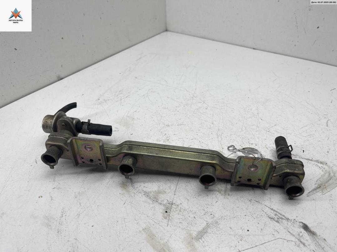 топливная рампа Nissan Primera P11 2001, 1.8 л., бензин, МКПП, серый, хетчбэк 5 дв. - фото №1