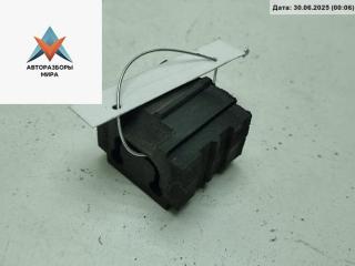 кронштейн радиатора Volkswagen Passat B5 [рестайлинг] 2004, 1.9 л., дизель, МКПП, синий, универсал, 8D0260425