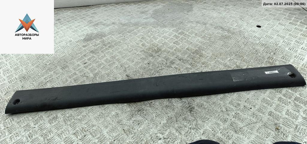 молдинг двери задней правой Nissan Interstar 1 поколение 2008, 2.5 л., дизель, МКПП, белый, микроавтобус, 7701697587 - фото №1