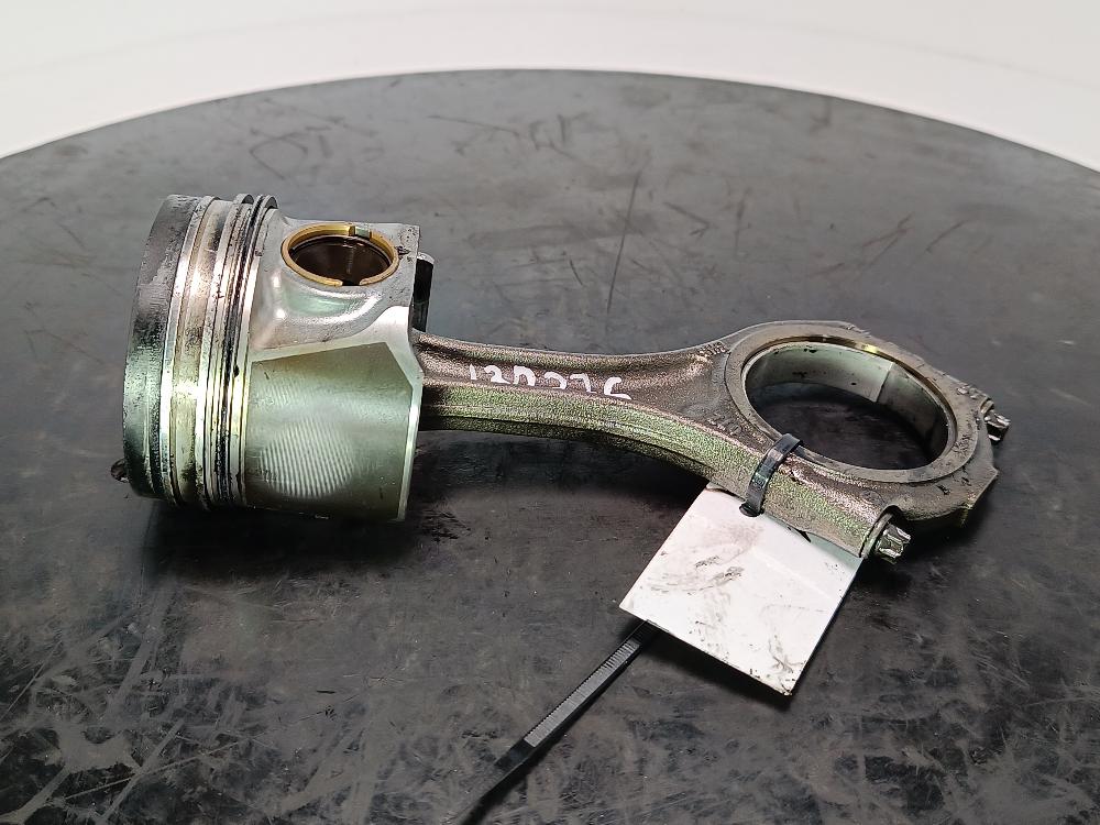 поршень Volkswagen Phaeton 1 поколение 2005, Дизель 5.0, цвет - фото №1