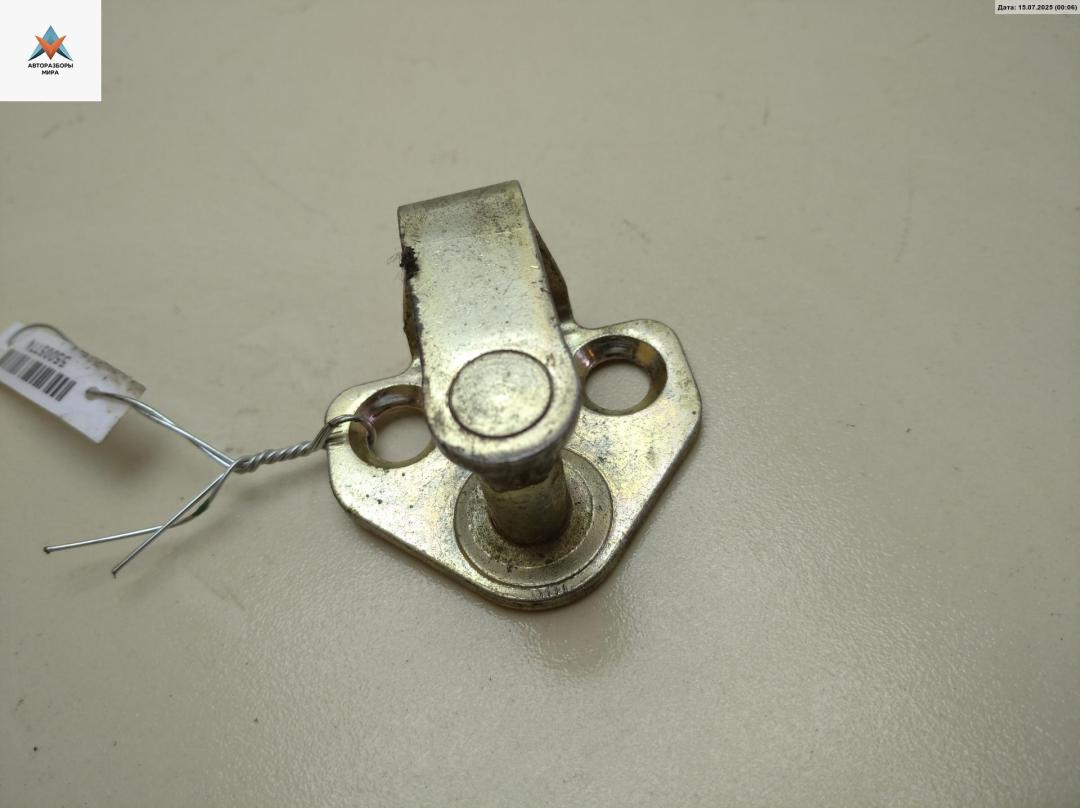 ответная часть (скоба) замка двери Volkswagen LT 2 поколение 2005, 2.5 л., дизель, МКПП, белый, микроавтобус - фото №1