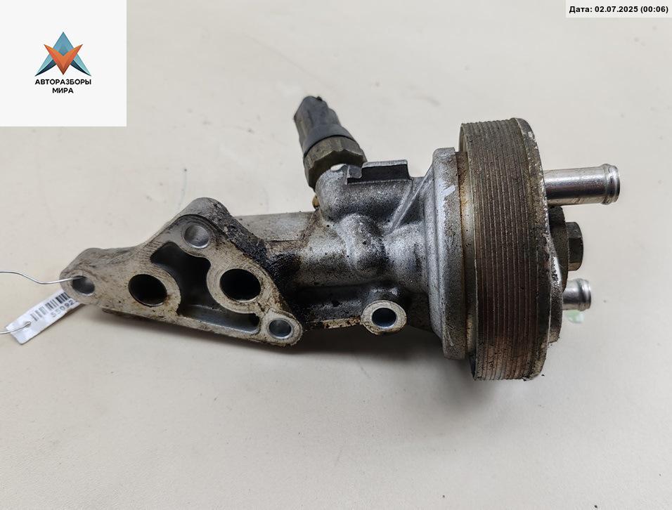 теплообменник масляного фильтра Nissan Primera P12 2003, 2.0 л., бензин, МКПП, серый, хетчбэк 5 дв. - фото №1