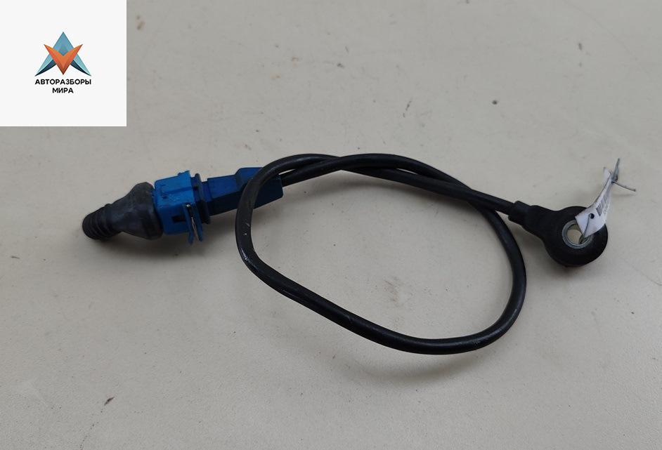 датчик детонации Audi A4 B5 1997, 2.8 л., бензин, АКПП, серый, седан, 054905377G - фото №1