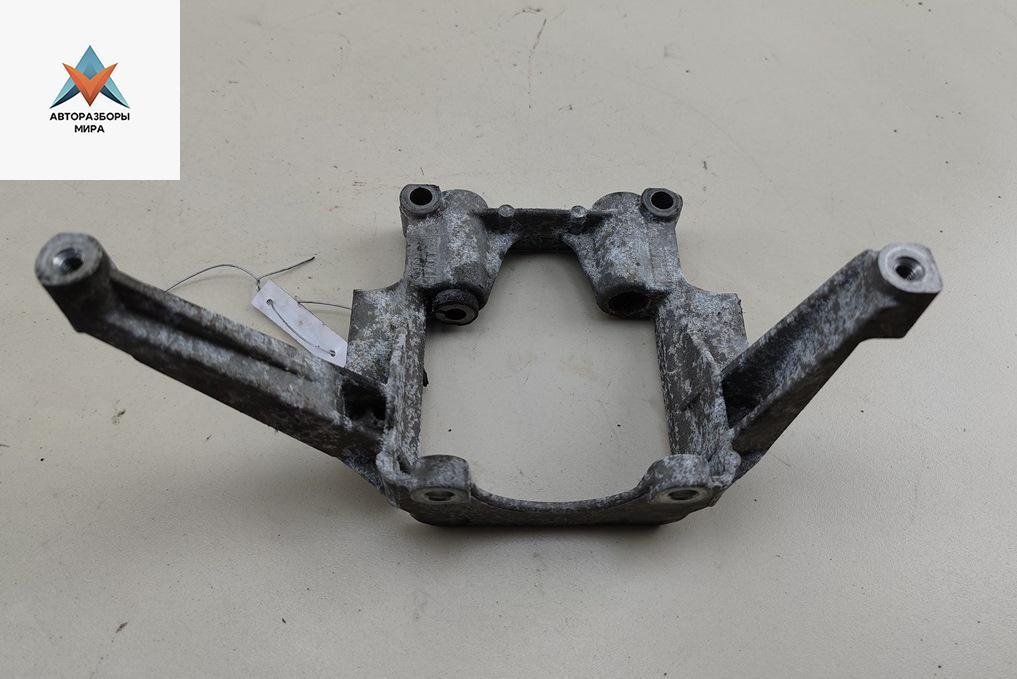 кронштейн гидроусилителя Audi A4 B5 1997, 2.8 л., бензин, АКПП, серый, седан, 078145363L - фото №1