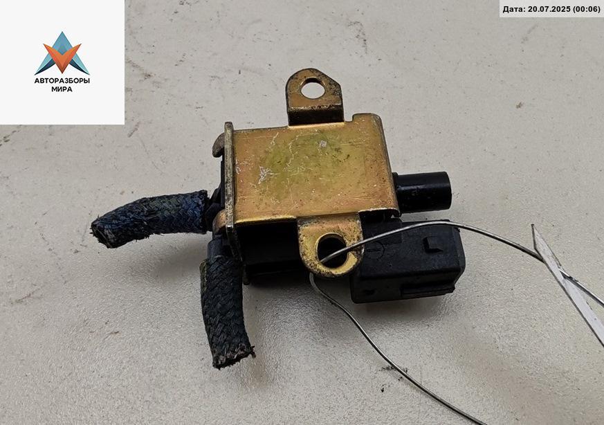 электромагнитный клапан Audi A6 4B/C5 2000, 2.4 л., бензин, АКПП, синий, седан, 026906283 - фото №1