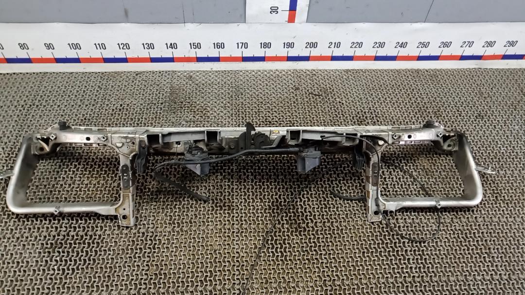 Передняя панель крепления облицовки (телевизор) Chrysler 300C 1 поколение 2008, 3.0 л., дизель, АКПП, седан - фото №1