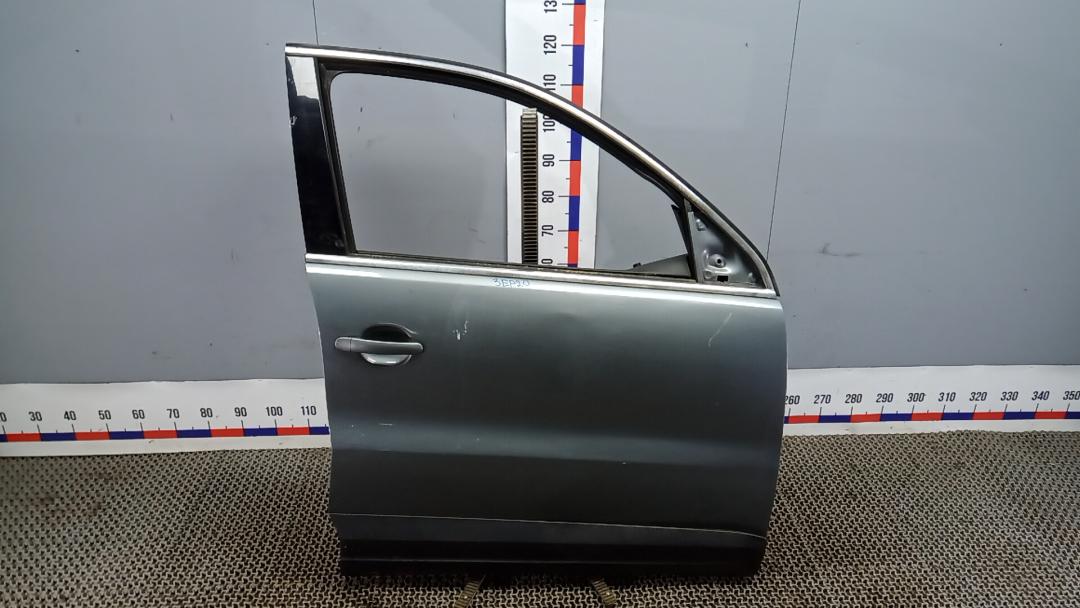 дверь передняя правая Volkswagen Tiguan 1 поколение 2010, 2.0 л., дизель, МКПП, внедорожник 5 дв., 5N0831056B - фото №1