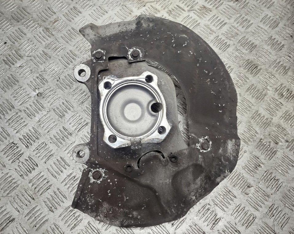 Кулак (корпус ступицы) передний правый BMW 5 E60/E61 2006, 2.5 л., бензин, МКПП, чёрный, седан, 6760954