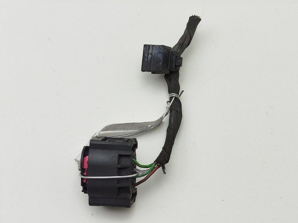 разъем (фишка) проводки BMW 5 F10/F11 2012, 3.0 л., дизель, АКПП, чёрный, универсал, 8364820