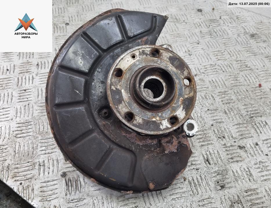 ступица передняя правая Volkswagen Passat B6 2006, 2.0 л., дизель, МКПП, чёрный, универсал - фото №1