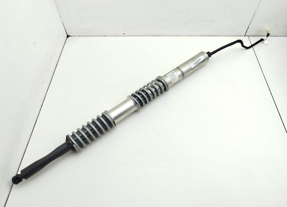 амортизатор крышки багажника (3-5 двери) BMW 5 F10/F11 2012, 3.0 л., дизель, АКПП, чёрный, универсал, 51247207015