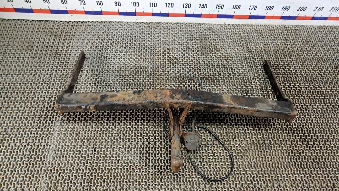 прицепное устройство (фаркоп) Volkswagen Tiguan 1 поколение 2009, 2.0 л., дизель, МКПП, внедорожник 5 дв., 5N0092101 - фото №1