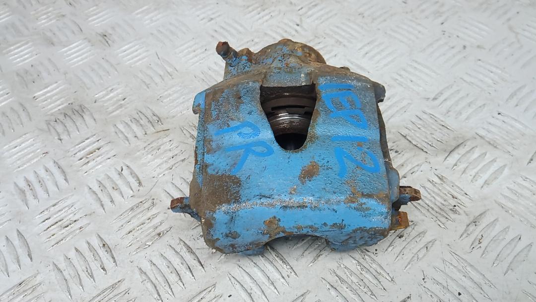 суппорт передний правый Volkswagen Bora 1 поколение 2001, 1.9 л., дизель, МКПП, седан, 1K0615124D - фото №1