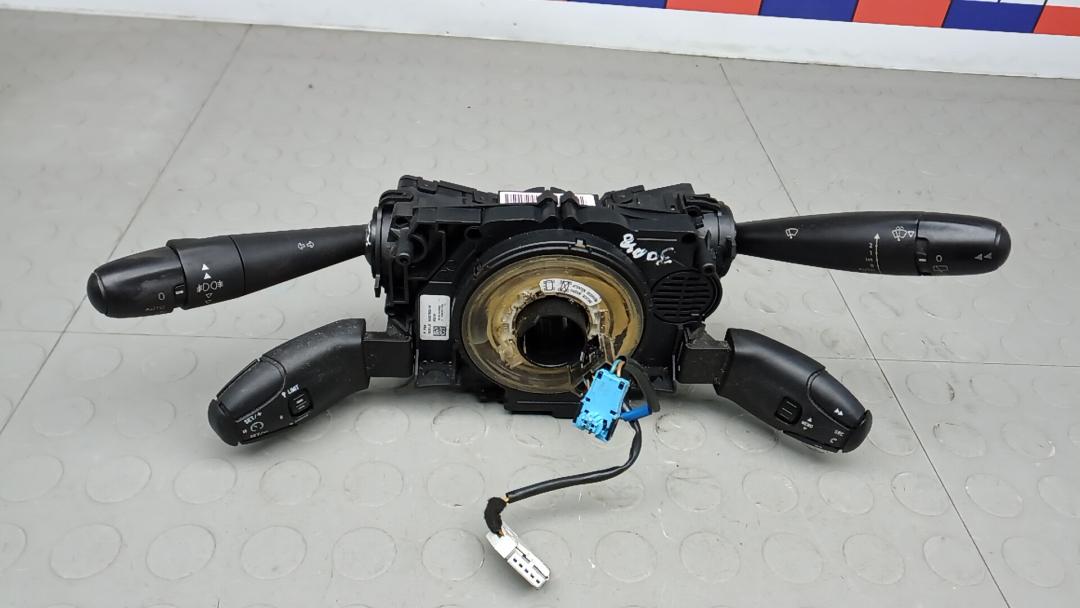 переключатель подрулевой Peugeot 3008 1 поколение 2010, 1.6 л., дизель, МКПП, хетчбэк 5 дв., 96667320XT - фото №1