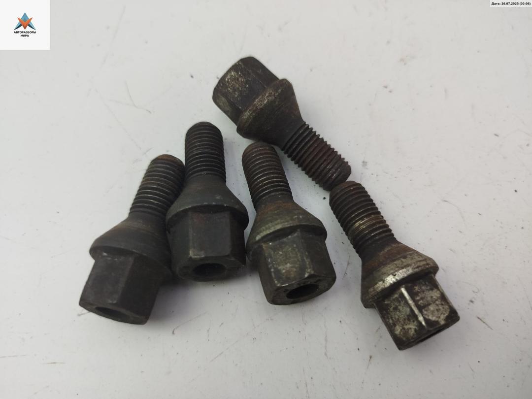 болт колесный Opel Zafira 1 поколение (A) 2002, 2.0 л., дизель, МКПП, синий, минивэн - фото №1