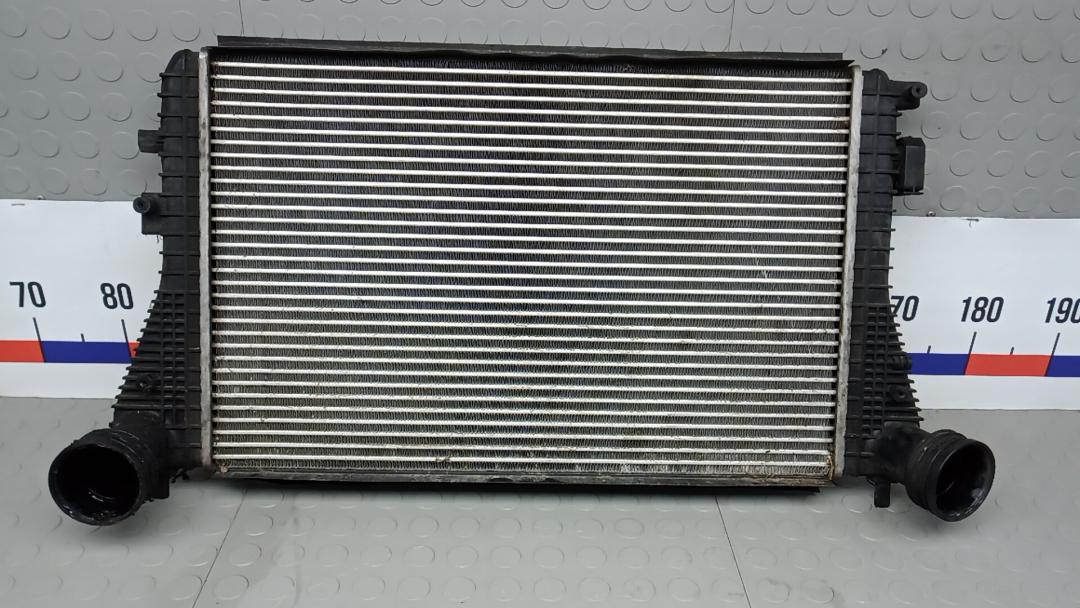радиатор интеркулера Volkswagen Touran 1 поколение 2004, 1.9 л., дизель, МКПП, минивэн, 1K0145803L - фото №1
