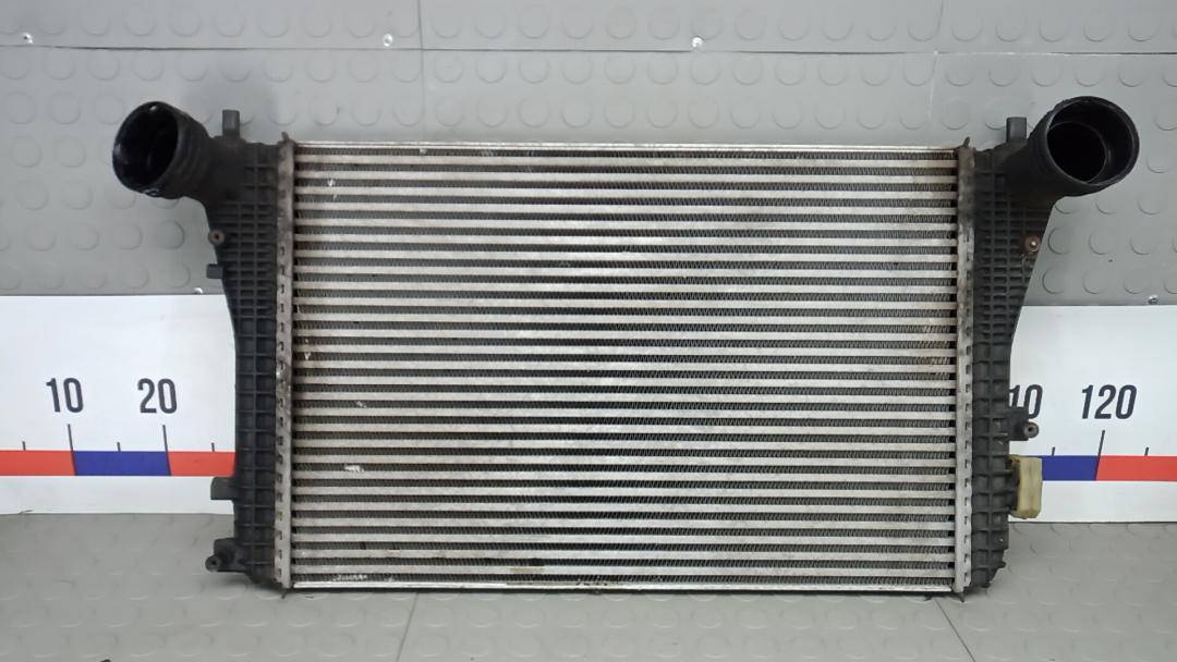 радиатор интеркулера Volkswagen Tiguan 1 поколение 2009, 2.0 л., дизель, МКПП, внедорожник 5 дв., 3C0145805P - фото №1