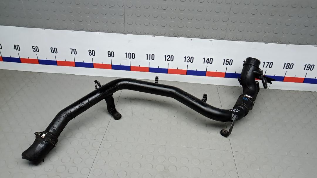 патрубок интеркулера Audi Q7 4L 2006, 3.0 л., D TDI, дизель, АКПП, внедорожник 5 дв., 7L6145795AE, 7L6145708H - фото №1