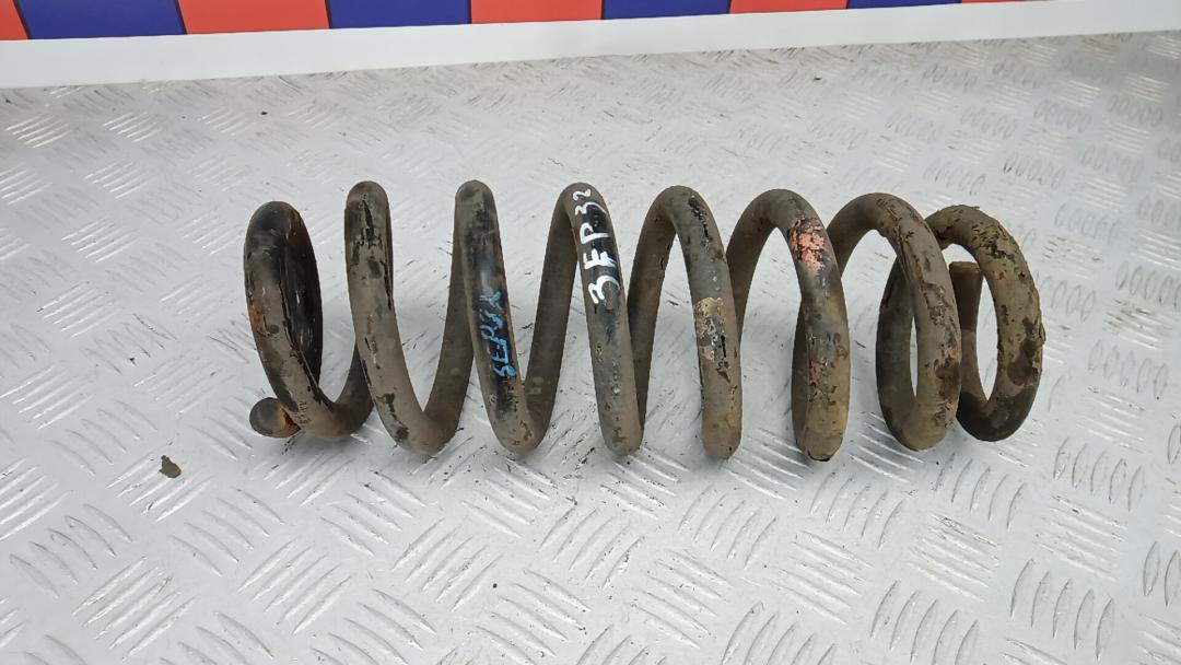 пружина задняя Volkswagen Touran 1 поколение 2005, 1.9 л., дизель, МКПП, минивэн, 1K0511115BL - фото №1