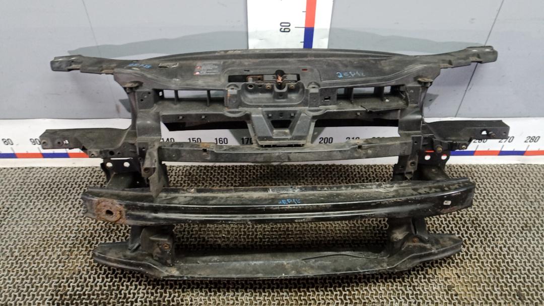 Передняя панель крепления облицовки (телевизор) Volkswagen Touran 1 поколение 2005, 1.9 л., дизель, МКПП, минивэн, 2K0805588B - фото №1