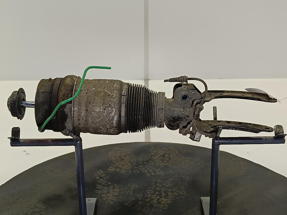 пневмостойка передняя Volkswagen Touareg 1 поколение 2005, цвет - фото №1