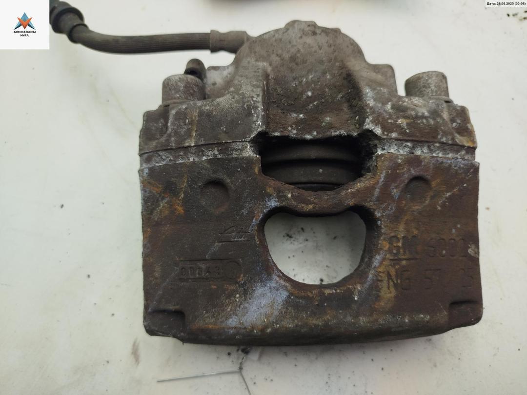 суппорт передний правый Opel Signum C 2004, 2.2 л., бензин, АКПП, серый, хетчбэк 5 дв. - фото №1