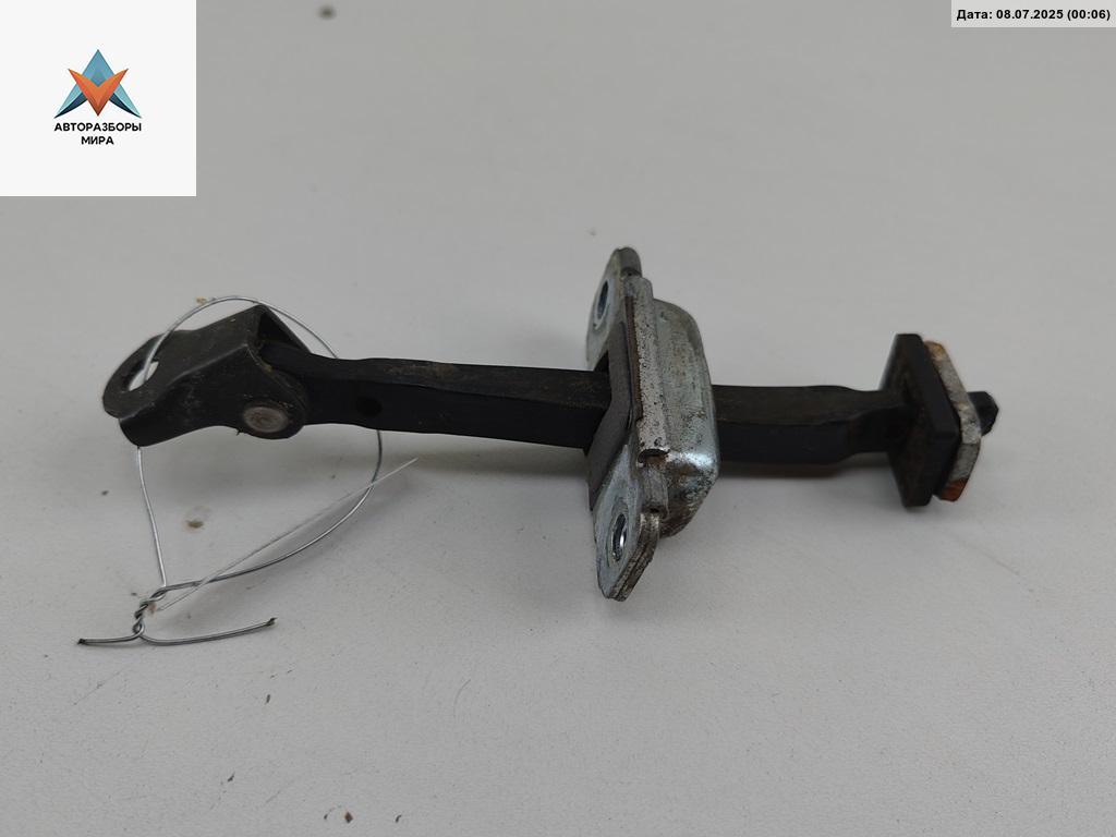 Ограничитель открывания двери задней Kia Carens 3 поколение 2006, минивэн - фото №1