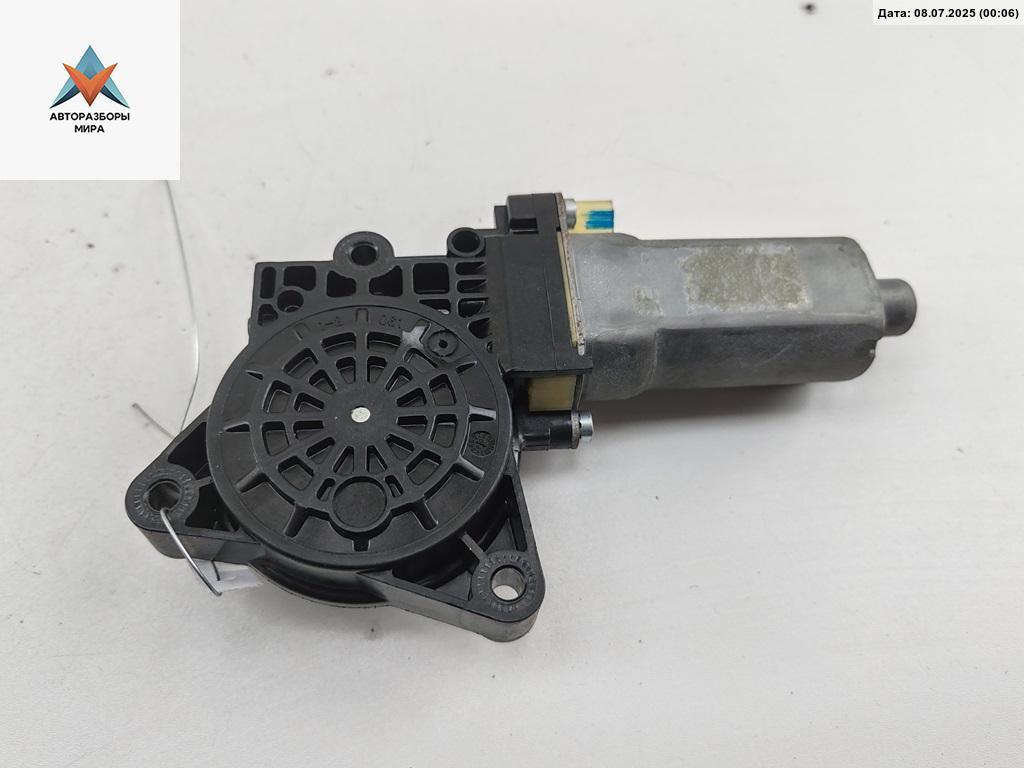 моторчик стеклоподъемника задний правый Kia Carens 3 поколение 2006, 2.0 л., дизель, МКПП, серый, минивэн, F00S1A3295 - фото №1