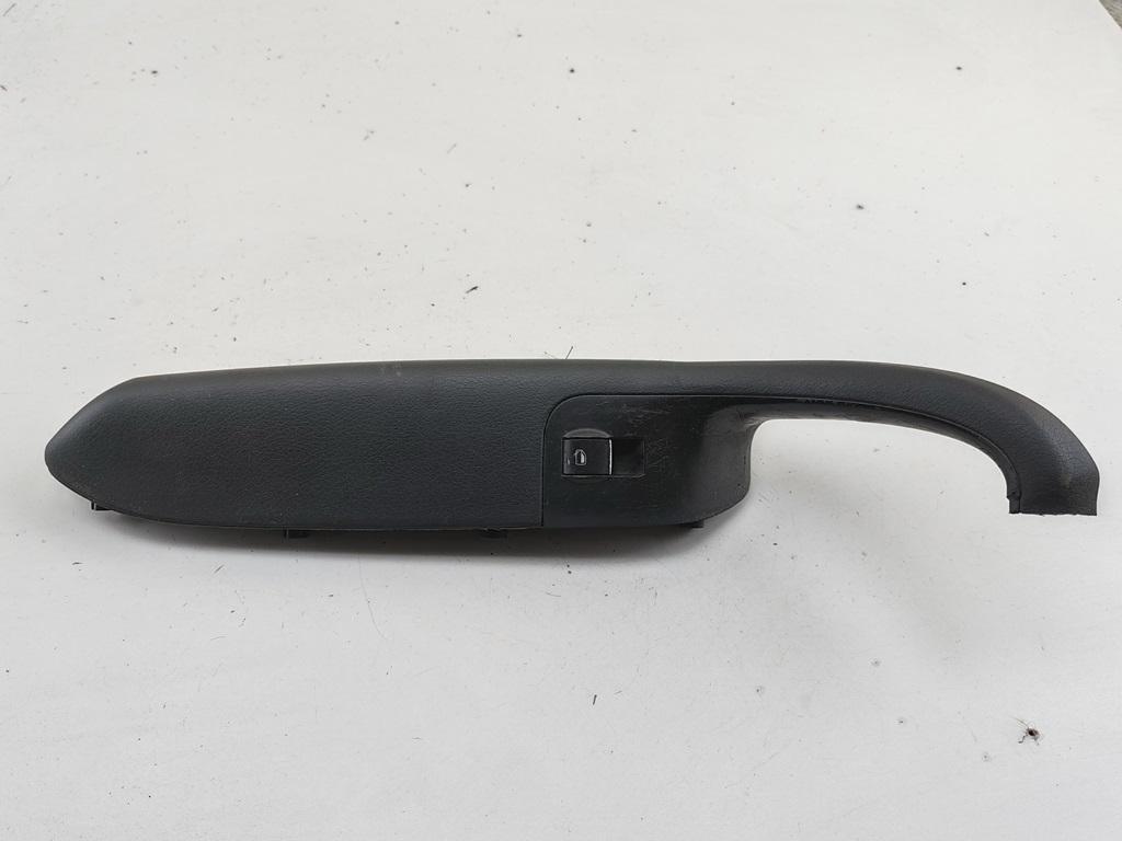 ручка внутренняя передняя правая Audi A4 B6 2002, 2.0 л., бензин, МКПП, синий, универсал, 8E1867174