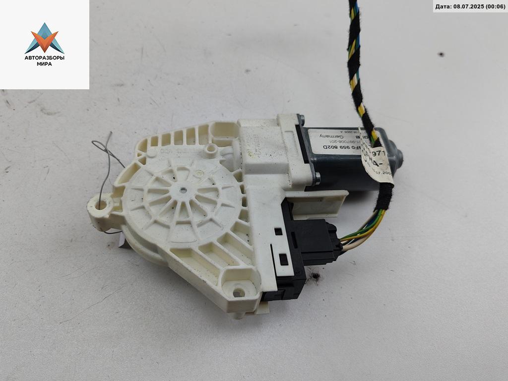 моторчик стеклоподъемника передний правый Audi A6 4F/C6 2006, 2.7 л., дизель, АКПП, серый, универсал, 4F0959802 - фото №1