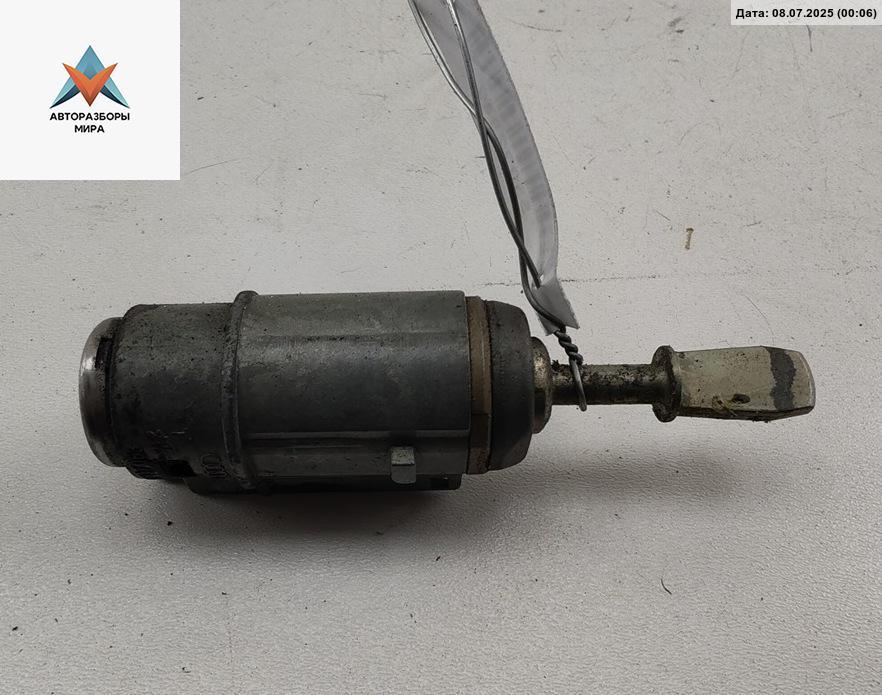 личинка дверного замка Audi A6 4B/C5 1998, 2.5 л., дизель, МКПП, серый, седан, 4B1837063 - фото №1