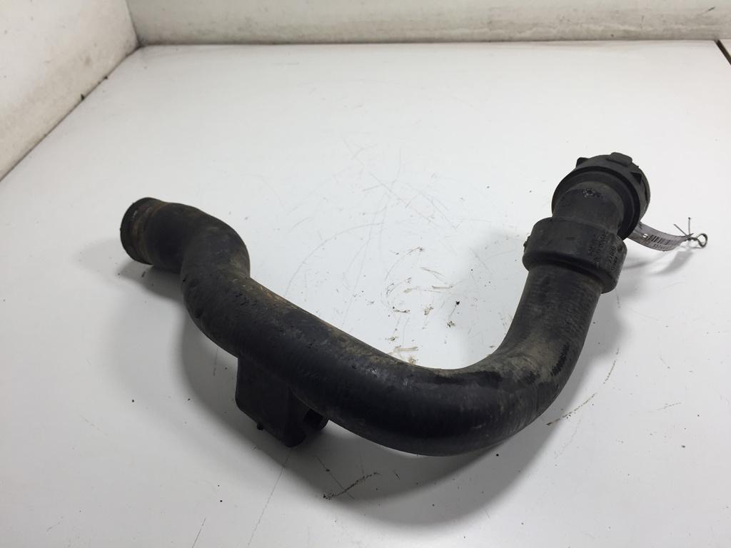 патрубок радиатора Volkswagen Passat B5+ (GP) 2001, 1.9 л., дизель, 8D0121101AD
