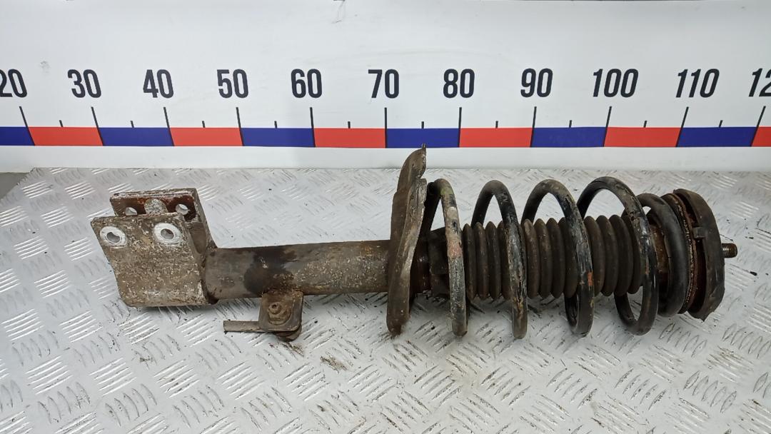 Стойка Peugeot 3008 1 поколение 2010, 1.6 л., бензин, АКПП, хетчбэк 5 дв. - фото №1