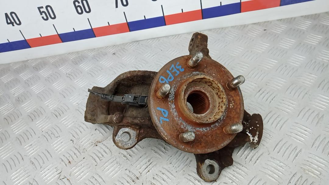 ступица передняя левая Ford Mondeo 4 поколение 2008, 2.0 л., дизель, МКПП, хетчбэк 5 дв. - фото №1