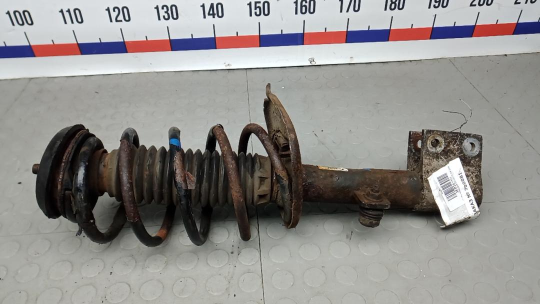 Стойка Peugeot 308 T7 2008, 1.6 л., дизель, МКПП, хетчбэк 5 дв. - фото №1